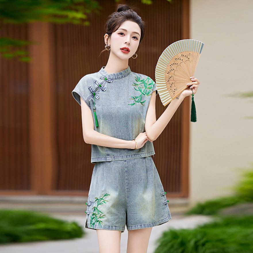 Embroidered denim suit women's summer dress small retro age-reducing shorts two-piece set