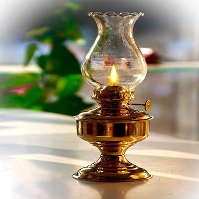 Lâmpada de mesa de vidro transparente com tubo de óleo vintage com base de latão Lâmpada de óleo antiga