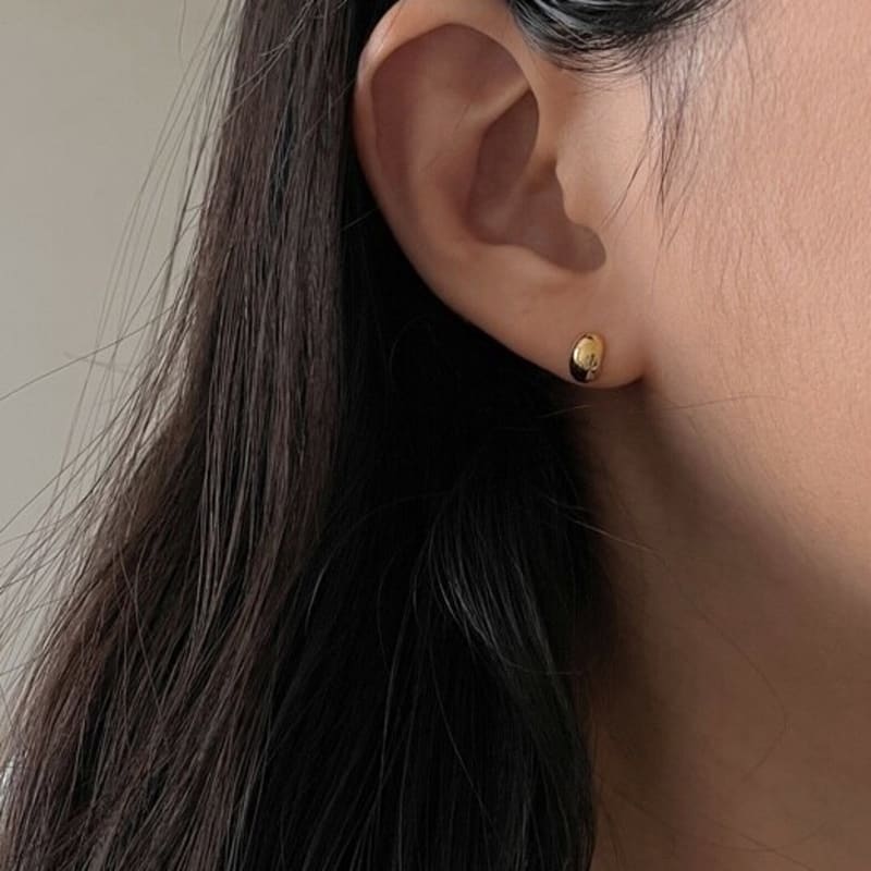 THE BORING Soy Bean Gold Earrings