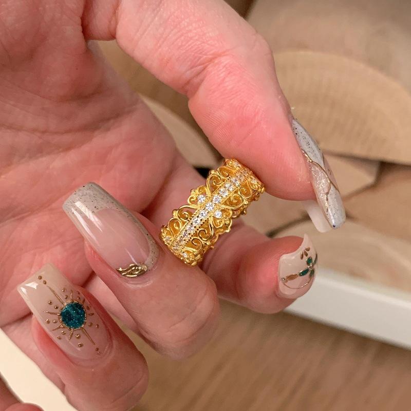 

Light Luxury Retro Full Diamond Lace Crown Ring Medieval Court Style Heavy Industry Hollow Versatile Exquisite Luxury Index Finger Ring
