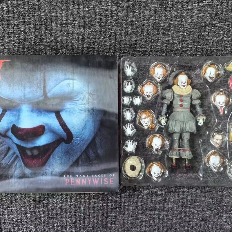 NECA IT Pennywise Deluxe Edition 7 Actionfiguren Ultimate Horror Sammlermodell Schreibtischornament Überraschungsgeschenk Spielzeug Entwickelt für Jungen