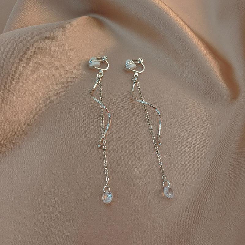 Painless Pearl Tassel Ear Clips for Women - Niche Design, No Piercing Required
