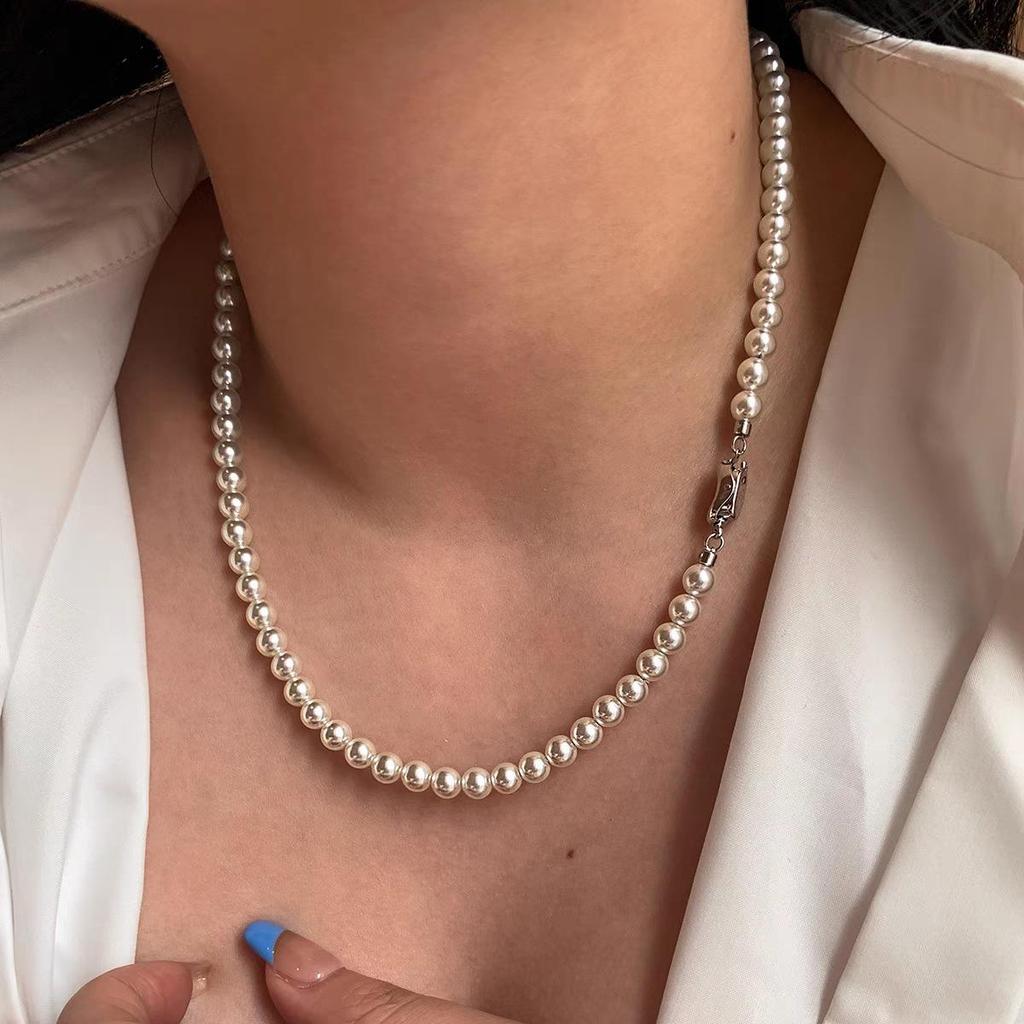 Elegant French Layered Pearl Necklace - Women's High-End Versatile Clavicle Chain, Simple Retro Style