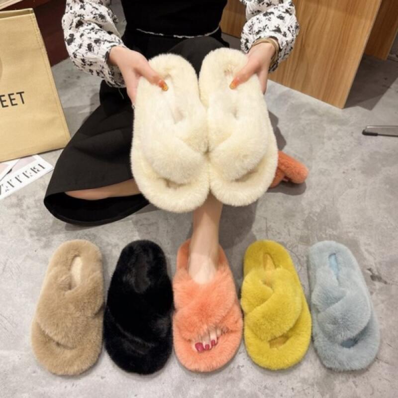 Warm and fluffy fur slippers brown