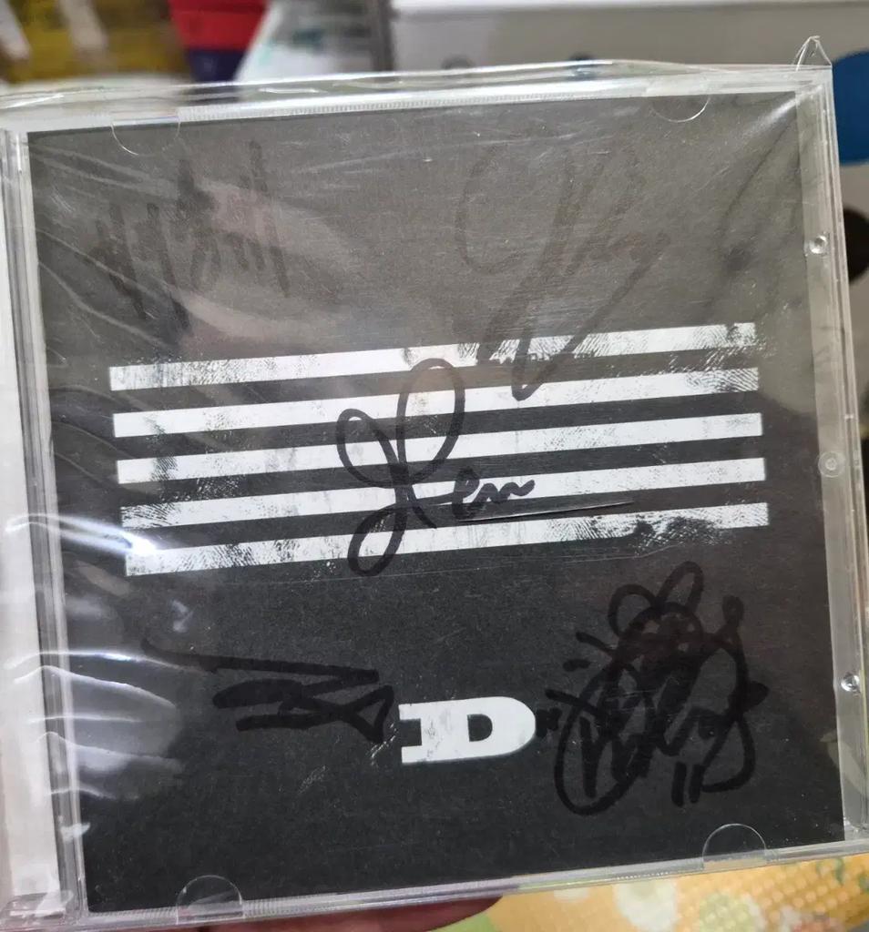 BIGBANG Autographed Album CD