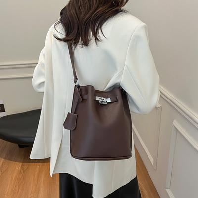 Versatile Bucket Bag, New Large-capacity Bag, Women's High-end Messenger Retro Handbag.