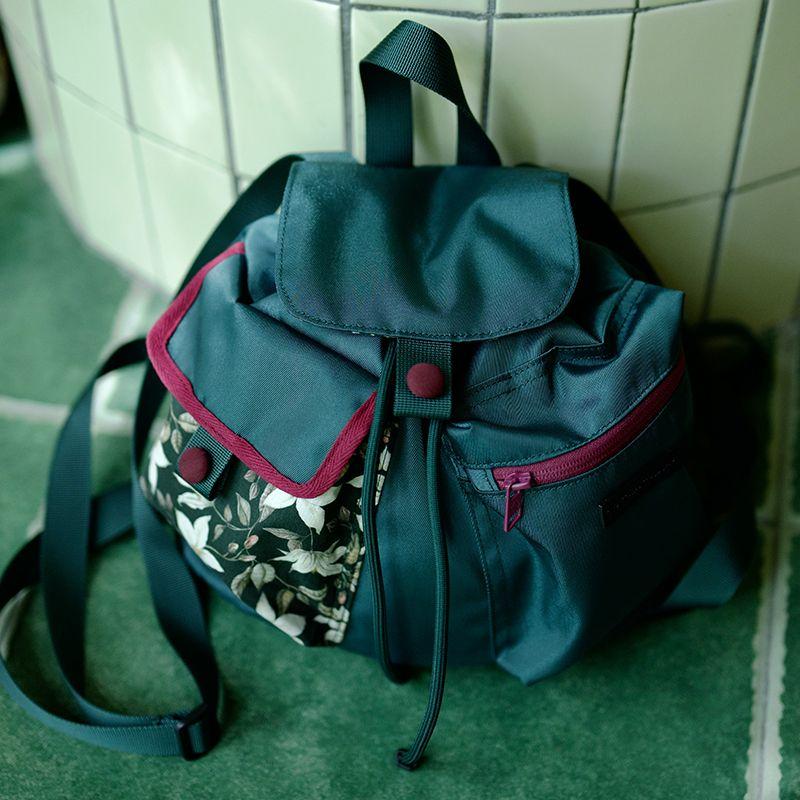 

Housedesign Original 2025 Amoi Retro Multi-pockets Patchwork Small Backpack Lightweight Mini Schoolbag Women Emerald