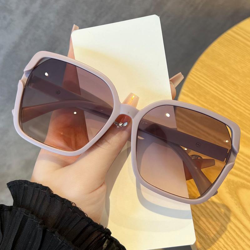 New Luxury Glamour Sunglasses for Women and Men Designer Famous Brand Glasses Square Stylish Trend Eyewear UV400
