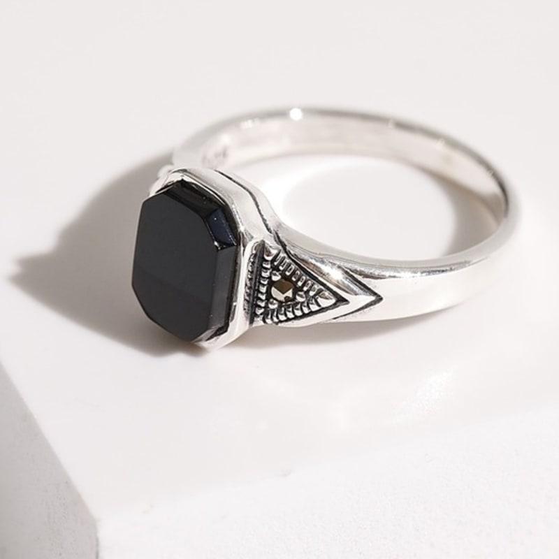 Brilliance Antique Onyx Ring