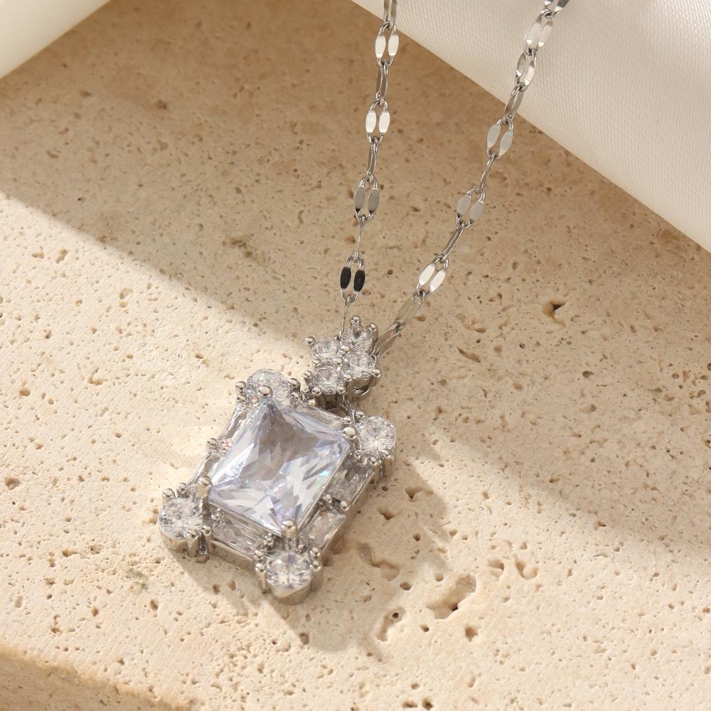 New Silver Color Stainless Steel Necklaces for Women Fashion Luxury Zircon Square Pendant Necklace Jewelry Clavicle Chain