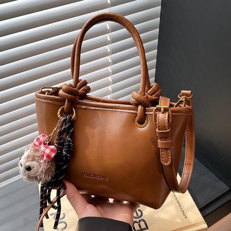 High-end White Small Bag Women's New Spring and Summer Versatile Textured Messenger Bag Super Fire Portable Bucket Bag
