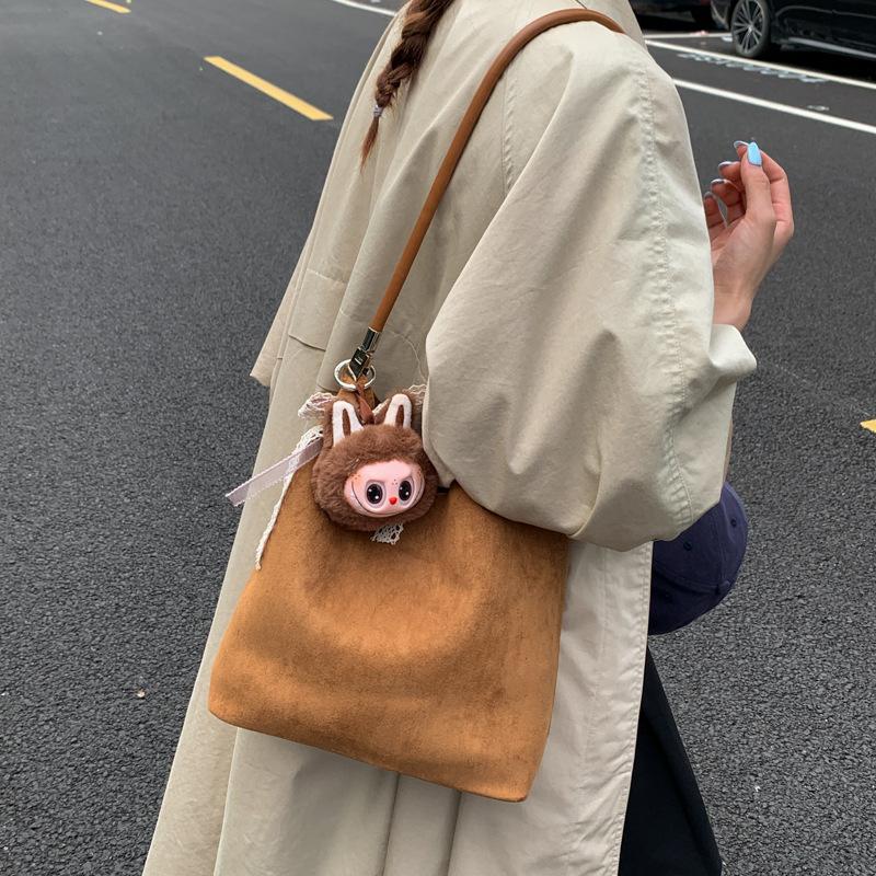 Autumn Retro High-end Underarm Bag, Bucket Bag, Large-capacity Single-shoulder Commuter Bag