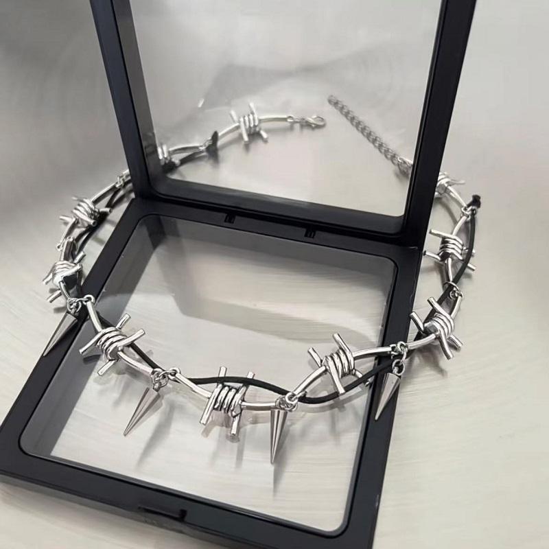 Punk Metal Thorn Rivet Choker Necklace For Men Woman Gothic Hip Hop Silver Color Clavicle Chain Necklace Jewelry Accessories