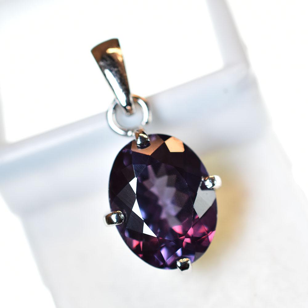 Ciondolo in Argento Sterling 925 Taglio Ovale Alessandrite Naturale 15 Carati Pietra Preziosa