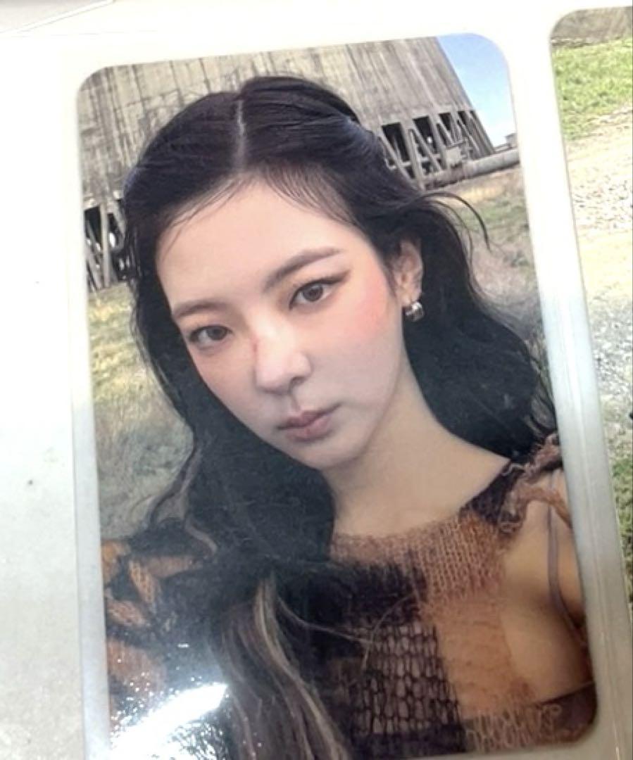 

[Б/У] ITZY Лия GWBG лимитированная предзаказная фотокарточка musickorea