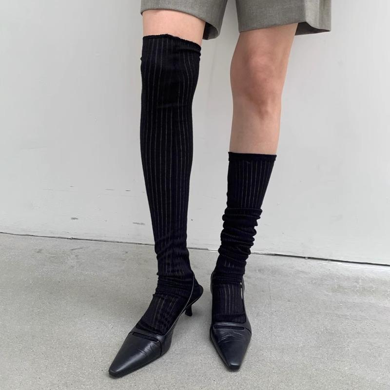 Fashion 2025 summer new female designer retro casual hundred matching slim heel high heel simple square head black high heel sandals