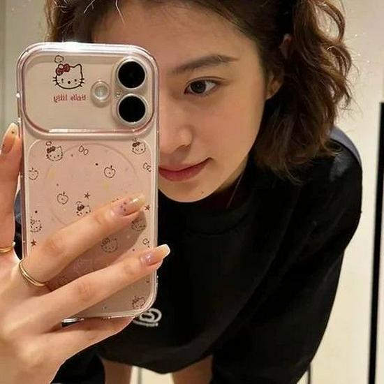 Apple KT Cat Magnetic Case for iPhone 17/17 Pro - Soft Cartoon Design iPhone 17 Pro