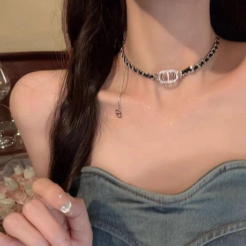 Spicy Girl Tassel Pearl Necklace: Elegant, Versatile Clavicle Jewelry for Women