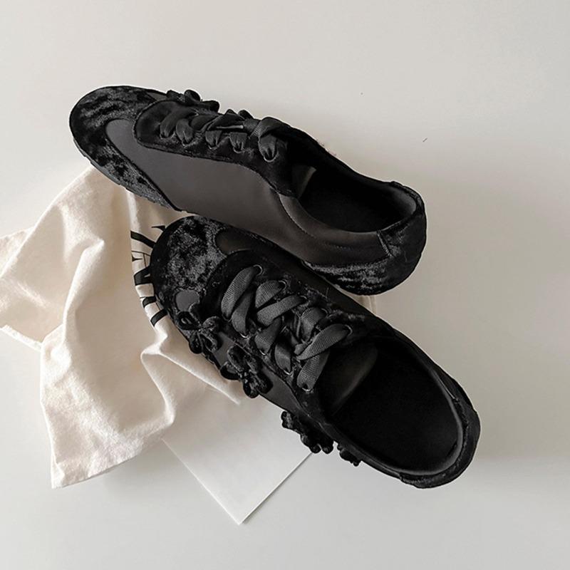 Riesige weiche Freizeitsportschuhe mit flachem Boden für Charakterbildung, Damen, neuer nationaler Stil, Schnürung, kleine Lederschuhe, Outdoor-Samt-Single-Schuhe, Loafer
