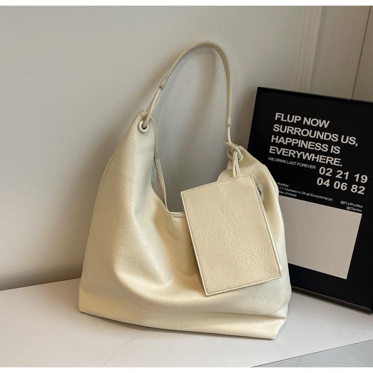 2024 Retro High-End Women's Tote: Fashionable, Simple, Large Capacity Shoulder Bag for Work and Commute