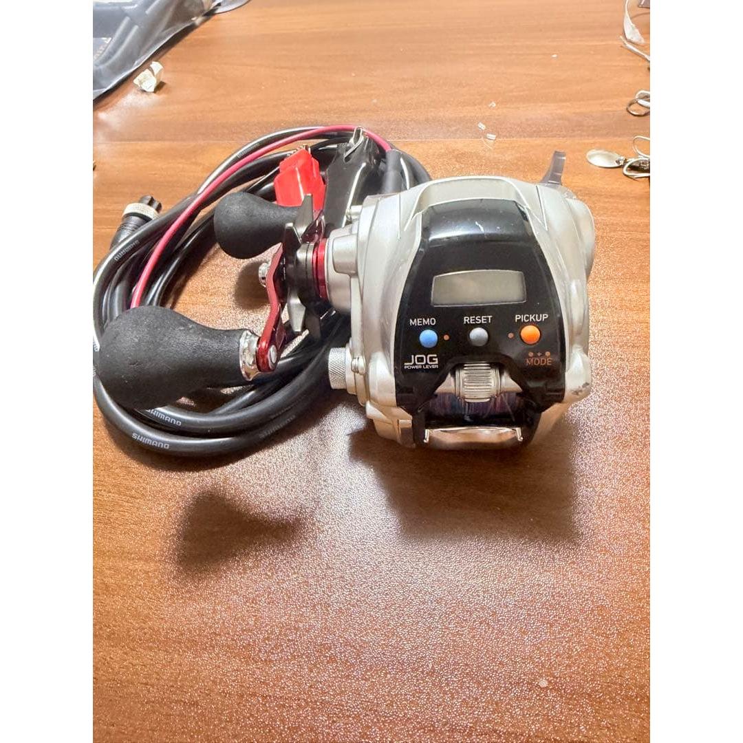 Used Daiwa Seaborg 150j-DX left-hand drive power cable included