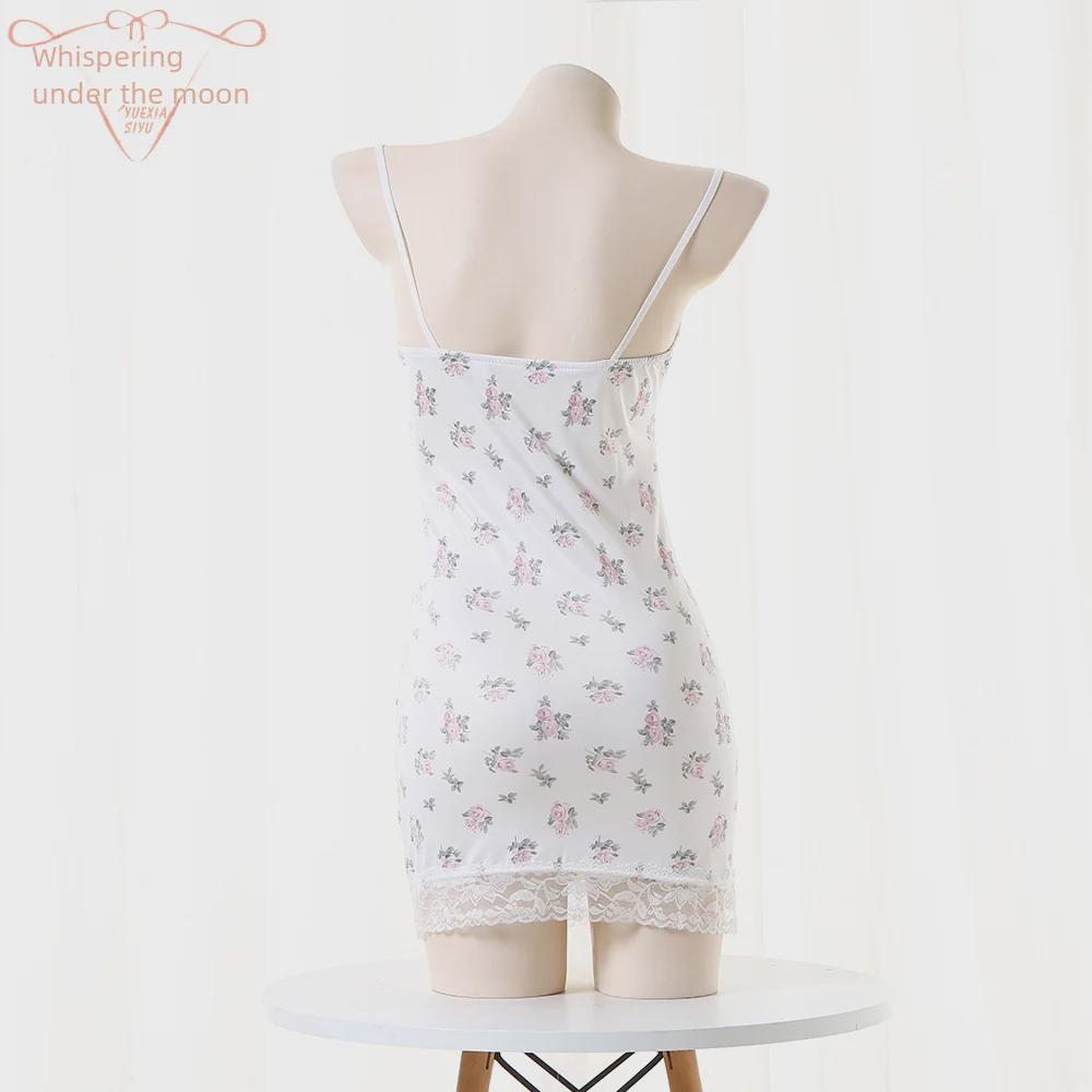 Sexy Dessous mit Blumenspitze: Tief ausgeschnittener Sling-Nachtwäsche-Kurzrock