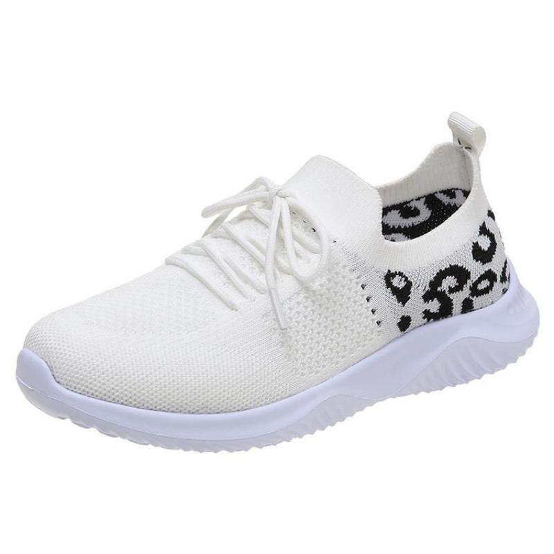 New women's flat-bottomed casual sports shoes New round head large size lace-up fashion mesh shoes