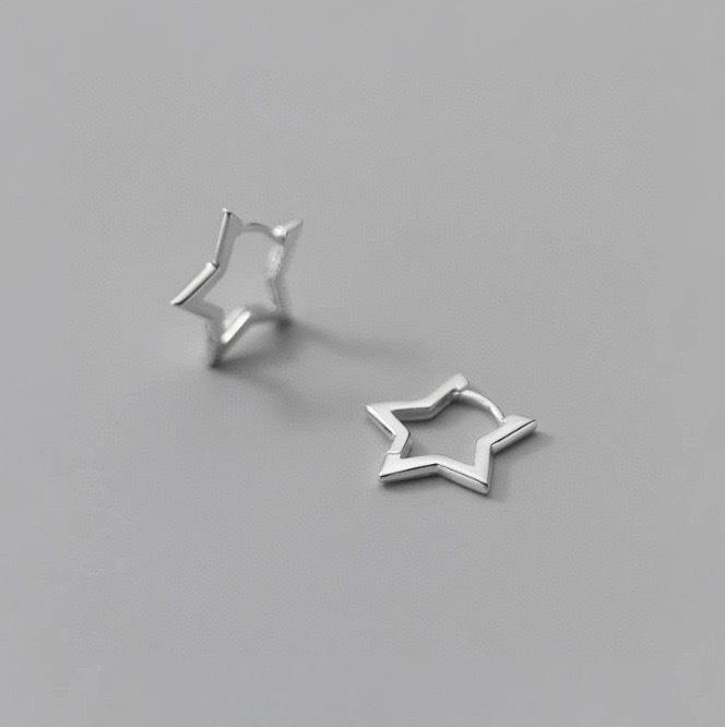 Women's Luxurious Smooth Star-Shaped Ear Clips - Elegant and Unique Design
