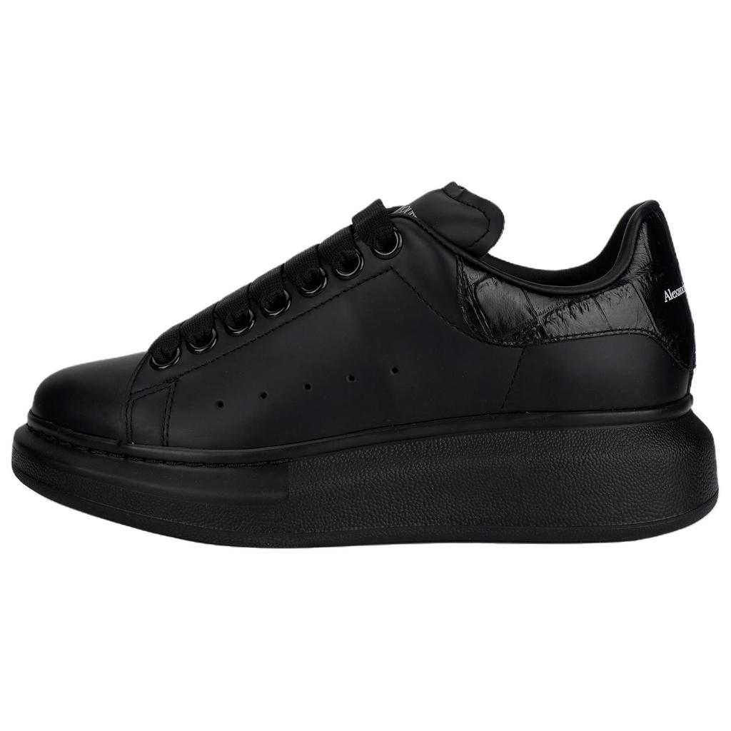 Alexander Mcqueen Oversized Sneaker Low Top Skateboard Shoes Women's Black 718233WIEE61000