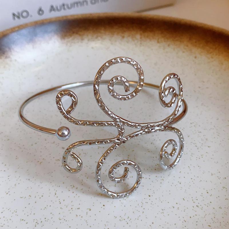 Minimalist Metal Grid Bracelet - European & American Fashion Niche, High-end Style Hand Jewelry