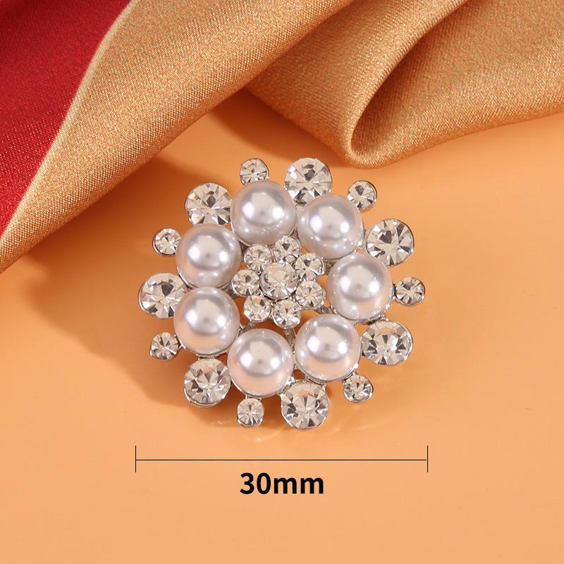 Perlové knoflíky s diamanty, dámské oblečení, topy, bundy, knoflíky, doplňky, kožichy, norkové kožichy s diamanty, luxusní knoflíky, malé