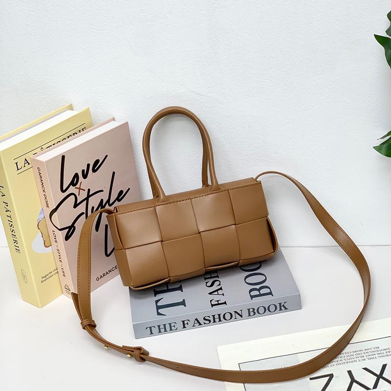 2024 Early spring new leather woven vegetable basket bag women's hand shoulder messenger bag small mini versatile