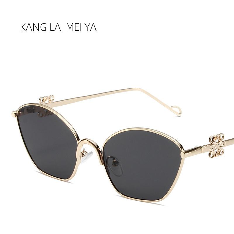 

New Fashion UV400 Sunscreen Sunglasses with Chinese Knot Elements for Women 2024
