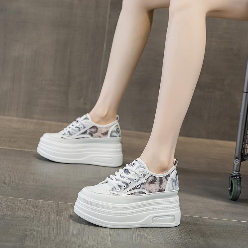 Special mesh dad shoes women's 2025 summer new casual shoes French round head thick sole heightening student white shoes