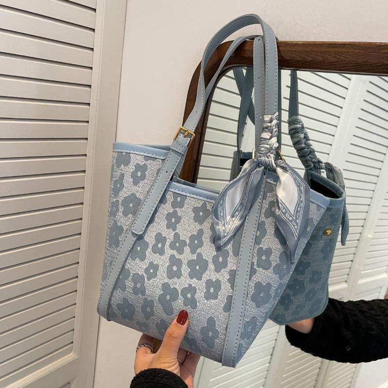 

Retro large capacity new trendy versatile denim bag messenger bag summer shoulder commuter tote bag