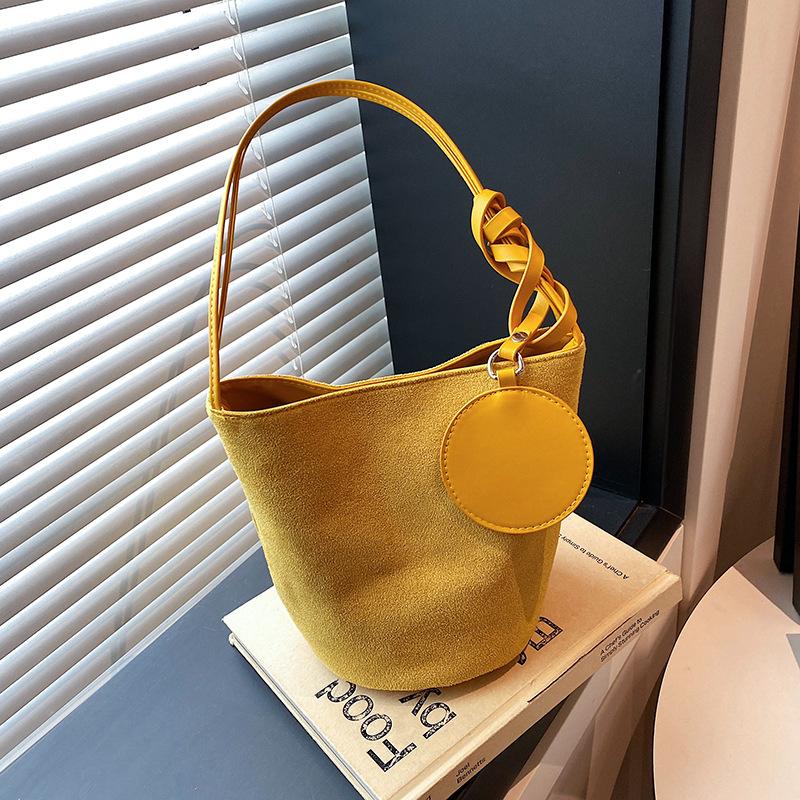 Mode neue Bucket Bag Damen Nische vielseitige Umhängetasche Retro Pendler Wildleder Handtasche