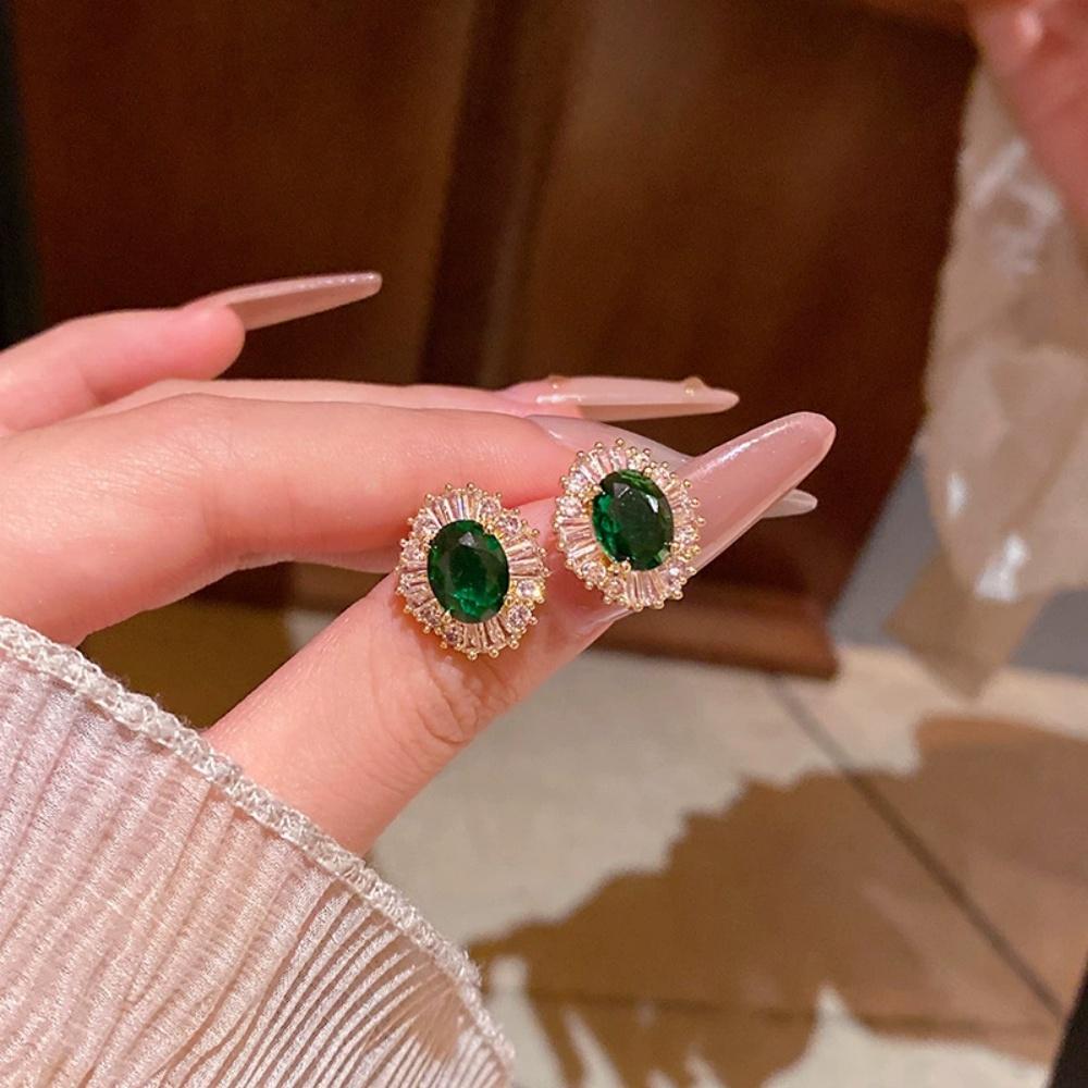 New Fashionable Elegant Temperament Green Zircon Earrings for Women Vintage Luxury Party Wedding Jewelry Gifts Daily Wear