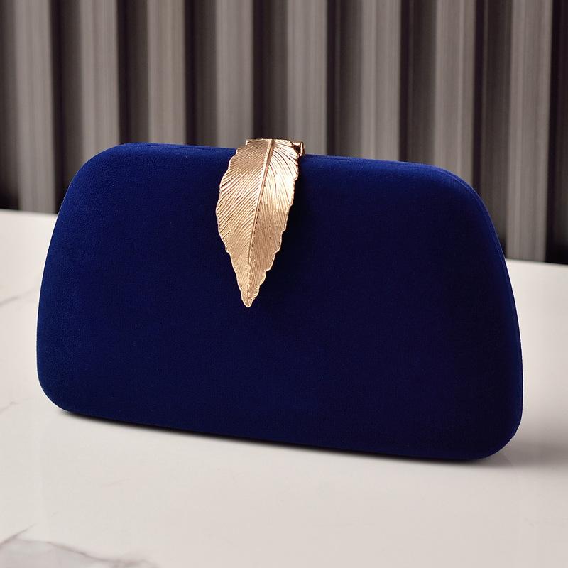 Roter Platz Tragetasche Schulter Mini Blattverschluss Handtasche für Damen Luxus Designer Samt Kleine Handytasche Umhängetasche Kupplung Hochzeit