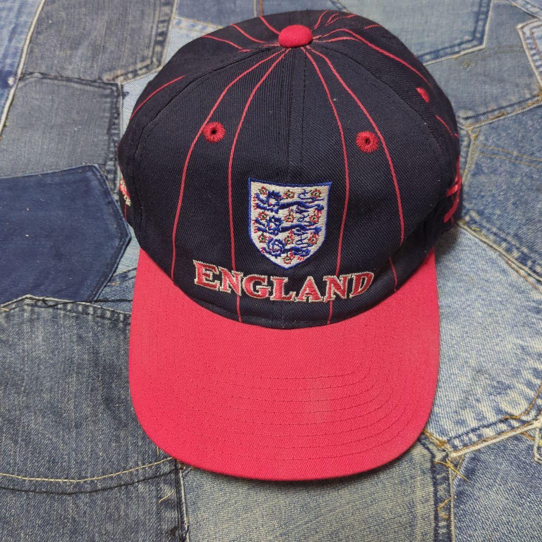 

[USED] Deadstock 90s England national team cap with four-sided embroidery and green under-brim.
