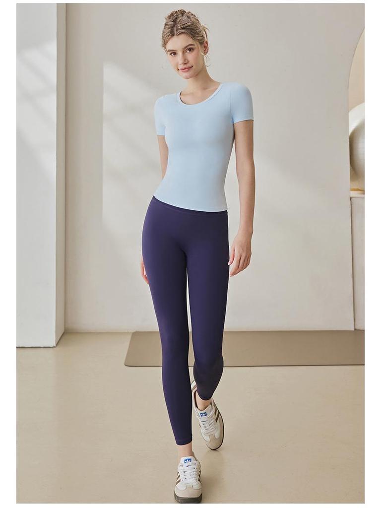 Women's 2026 Quick-Dry Yoga T-Shirt - Breathable, Slim Fit, Short Sleeve, with Chest Pads for Outdoor Fitness.