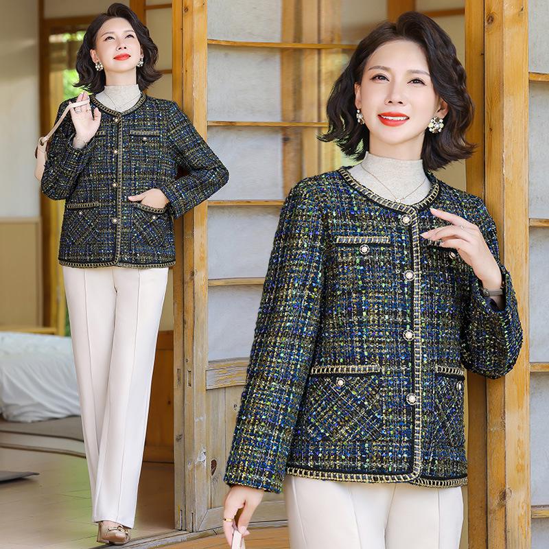 Korean Style Elegant Round Neck Color Block Coat for Women’s Autumn/Winter - Small Fragrance Style for Middle-Aged and Elderly Ladies.