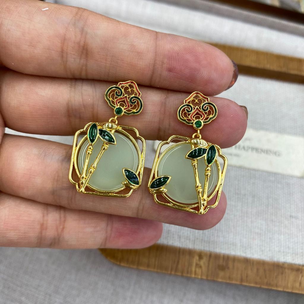Medieval Chalcedony Lucky Bag Stud Earrings, Court Style Exquisite, Small And High-End Sense Versatile Fashion Light Luxury Earrings Women