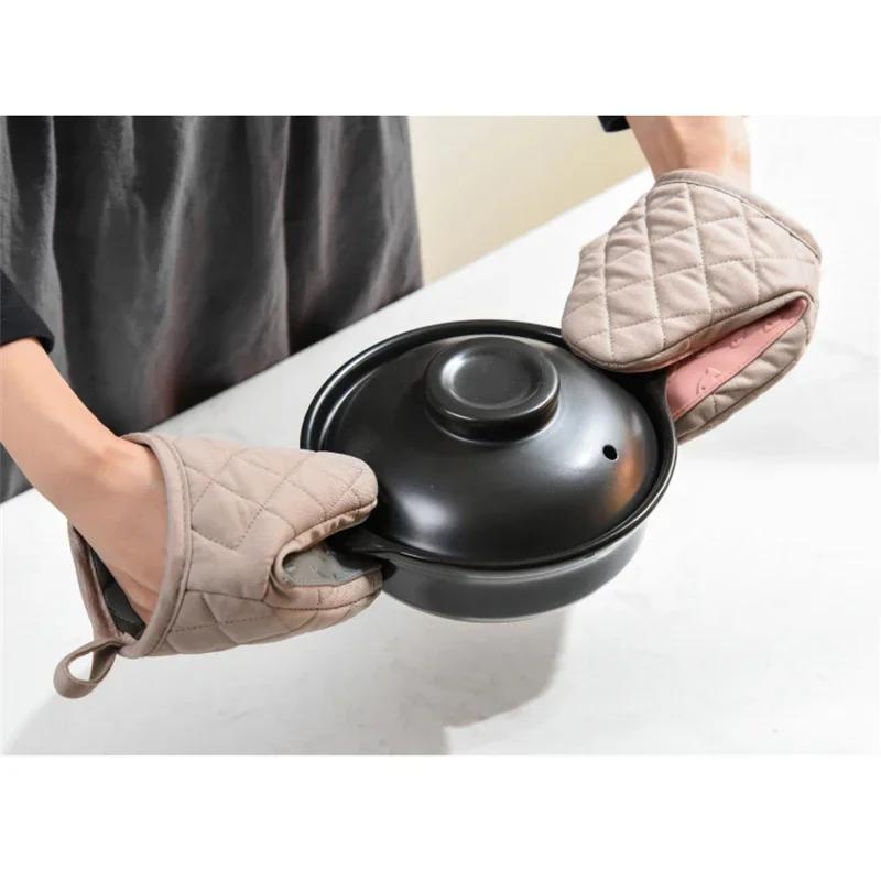 1PC Silicone Insulation Gloves Clip High Temperature Resistant Oven Mitts Kitchen Anti-scalding Clip Oven Microwave Hand Clip