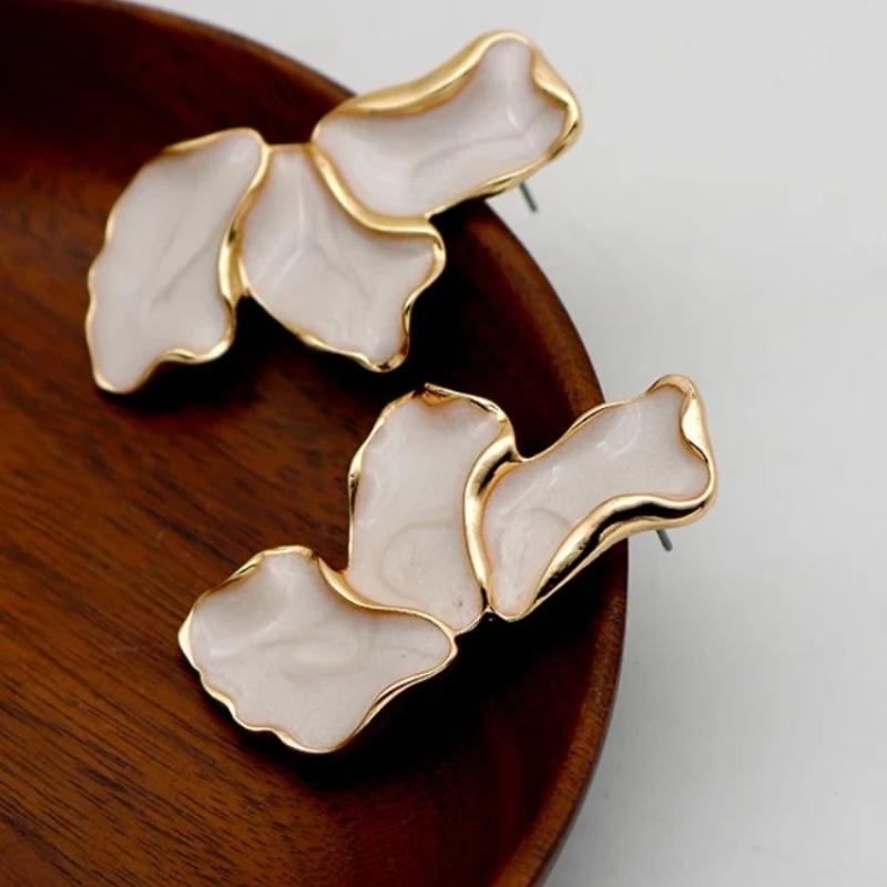 Irregular Metal Cream Petal Post Earrings For Women Heavy Design New Style Fashion Jewelry Party Accessories Gift