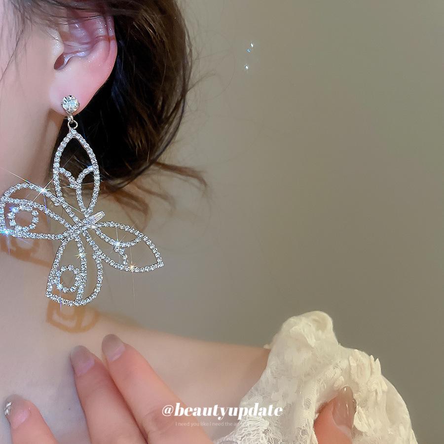 Luxury Silver Rhinestone Butterfly Stud Earrings - Elegant and Exquisite Fashion for Women