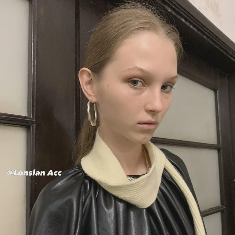 Blogger's Wave Glossy Big Earrings: High-End, Niche Style Circle Earrings for Women