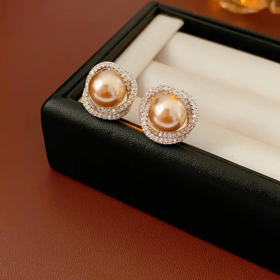 

Серьги-пусеты Zircon Vortex Pearl для женщин 2025 Французский ретро Универсальные модные серьги Высококлассный легкий люкс Циркон