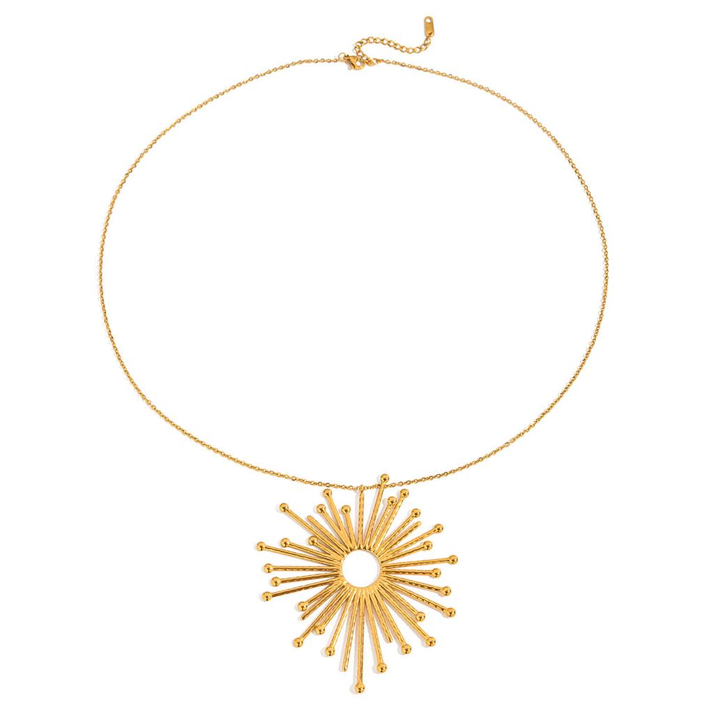 Design vacation style 18K gold sun hollow pendant necklace jewelry