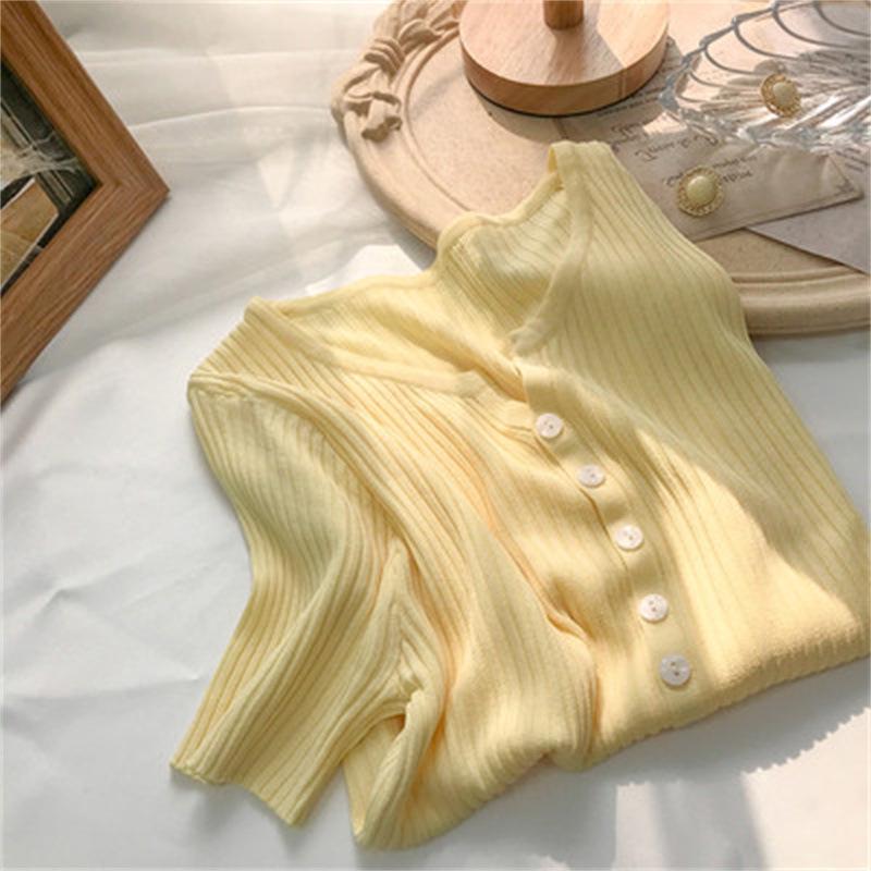 Women's Ice Silk V-Neck Button-Up Loose Short Sleeve Cardigan Top for Spring/Summer 2025.