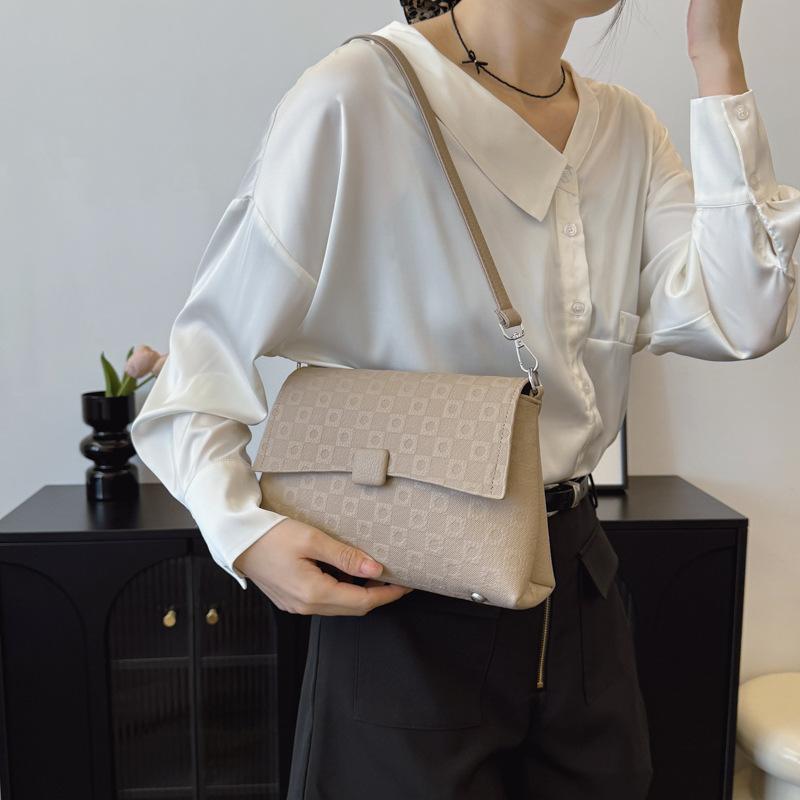 Bag Women's Fashion Underarm Bag New Small Square Bag Shoulder Bag Commuter Messenger Bag